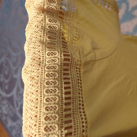 Plus size top - Picture 2 of 3